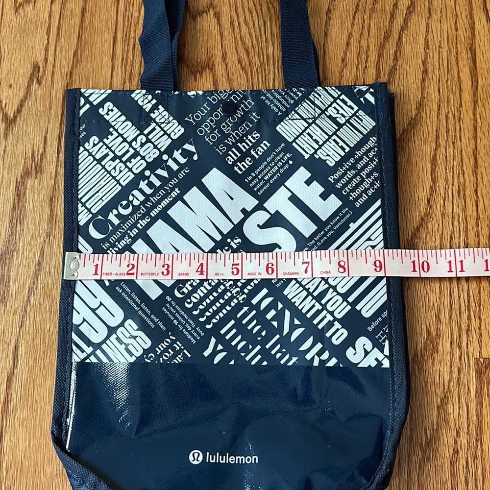 Lululemon Navy Namaste Small Reusable Tote - Picture 5 of 7